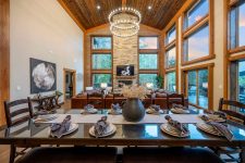 Dining Room at Broken Branch Lodge