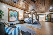 Bedroom at Broken Branch Lodge