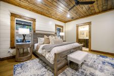 Bedroom at Broken Branch Lodge