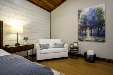Bedroom at Broken Branch Lodge